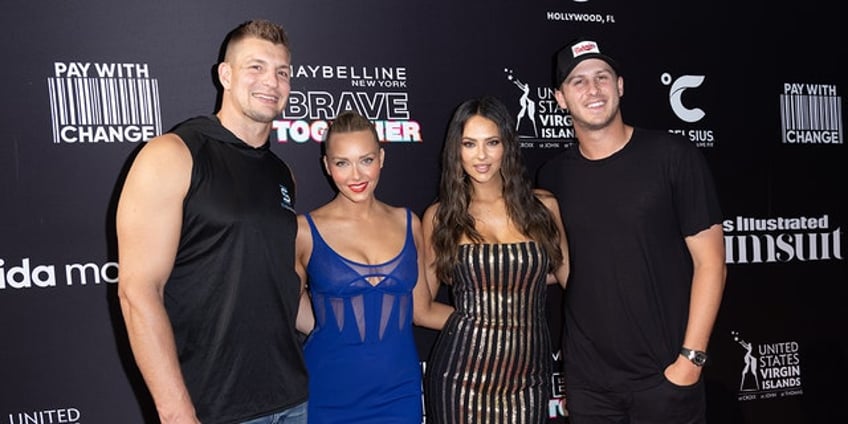 si swimsuit model christen harper on meeting nfl star jared goff on dating app i sent the first message