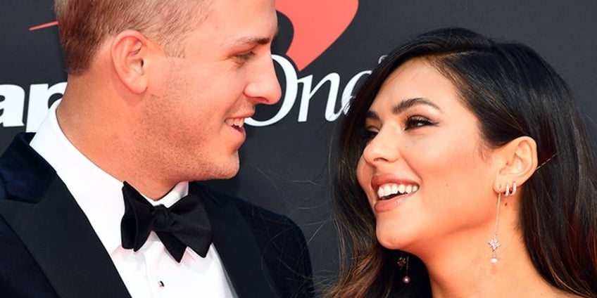 si swimsuit model christen harper on meeting nfl star jared goff on dating app i sent the first message