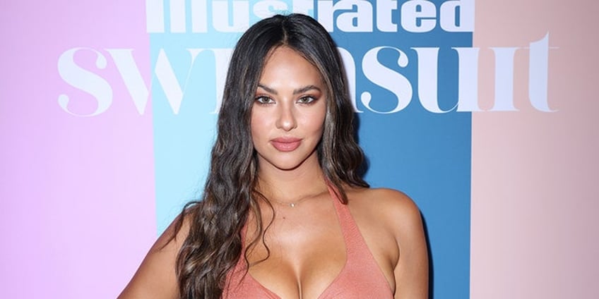 si swimsuit model christen harper on meeting nfl star jared goff on dating app i sent the first message