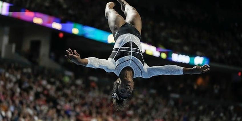 simone biles shines at us classic in first return to competition since olympics