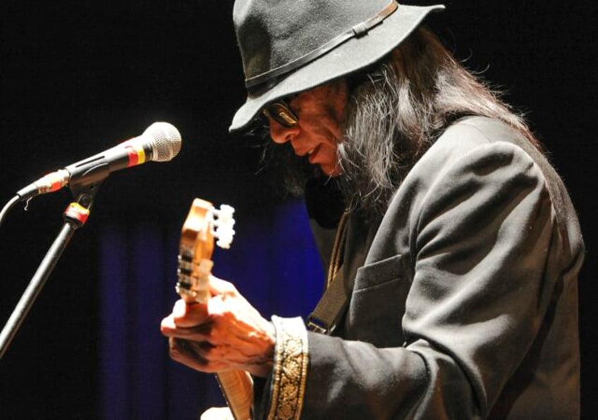 singer and songwriter sixto rodriguez subject of searching for sugarman documentary dies at 81