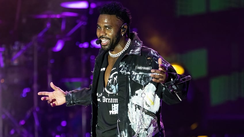 singer jason derulo denies sexual harassment claims completely false and hurtful