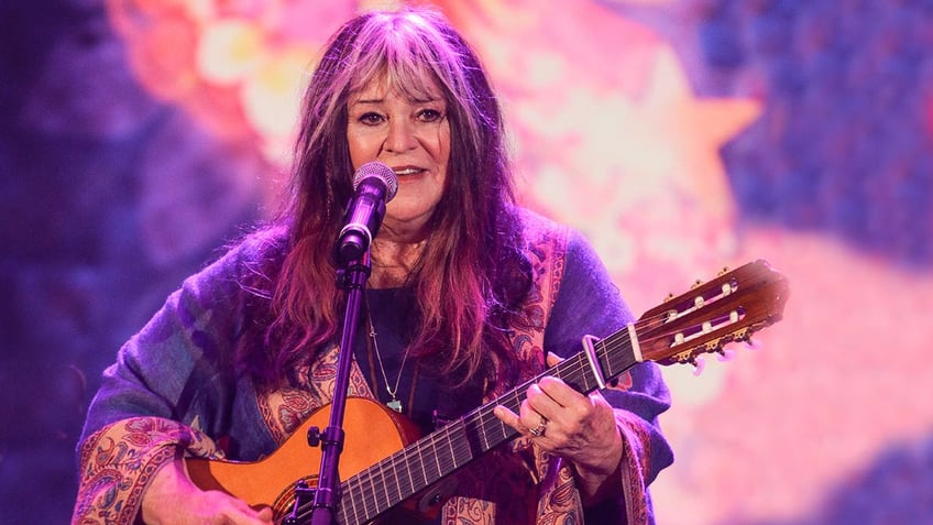 Melanie Safka performs