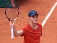 Sinner reaches first French Open semi-final, to become world No.1