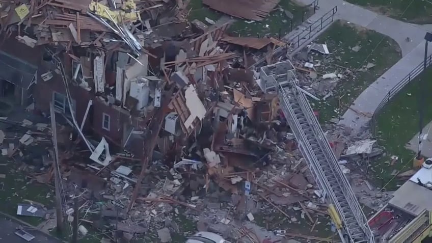 six people injured after building collapses in new jersey