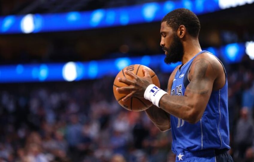 Kyrie Irving scored 26 points to lead the Dallas Mavericks to a 109-95 NBA victory over At