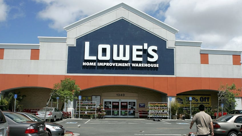 sixty eight year old lowes employee fired for attempting to stop theft at georgia store