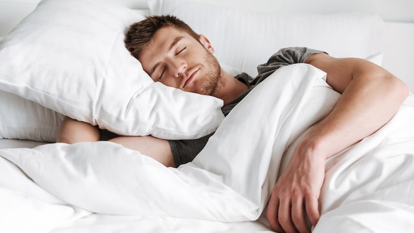 sleep easy 6 ways to adjust your bedroom so you get a good nights rest