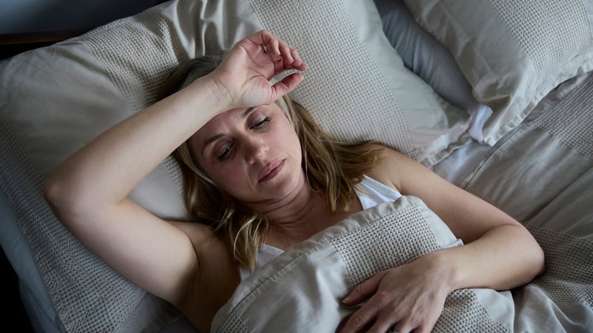 sleep easy 6 ways to adjust your bedroom so you get a good nights rest