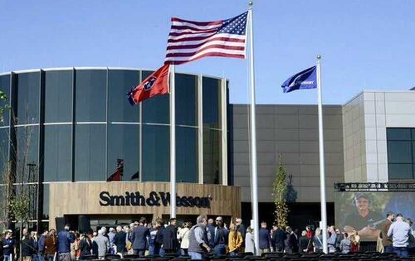 smith wesson celebrates new tennessee headquarters after ditching massachusetts