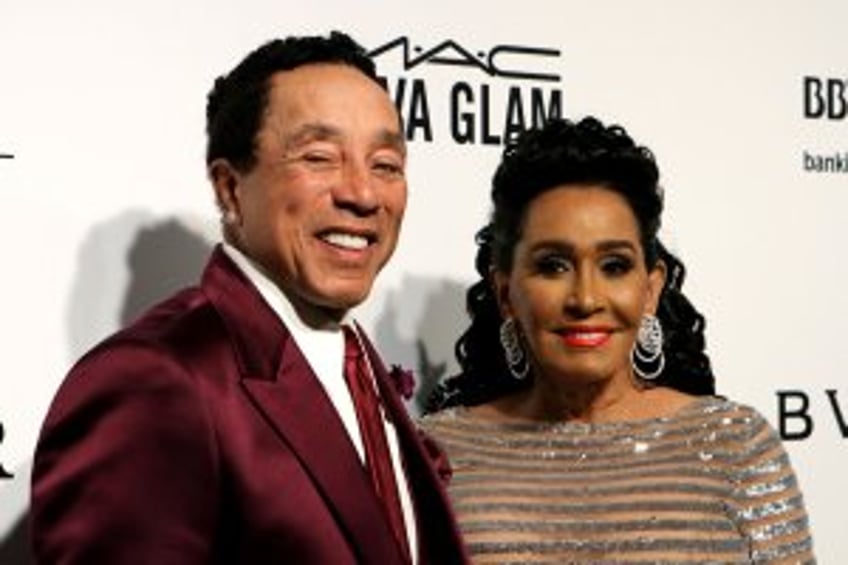 Smokey Robinson files defamation suit against sexual assault accusers
