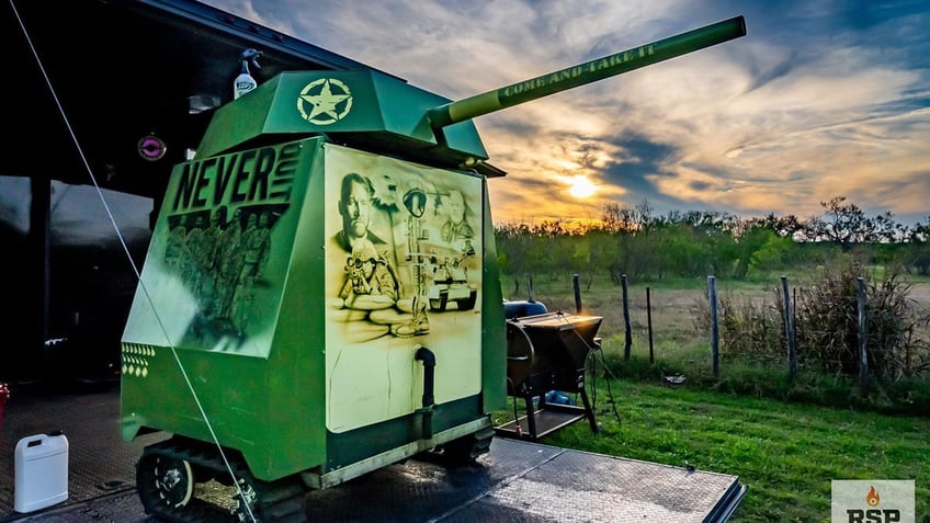 smoking hot 5 of americas most extreme bbq rigs from battle tanks to jet airlines