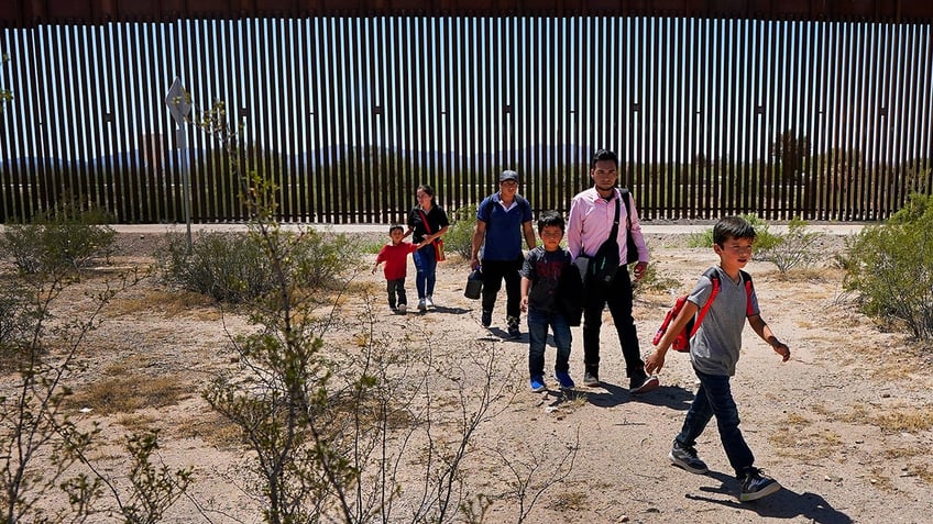 smugglers funnel migrants toward remote arizona desert despite temperatures reaching 118 degrees