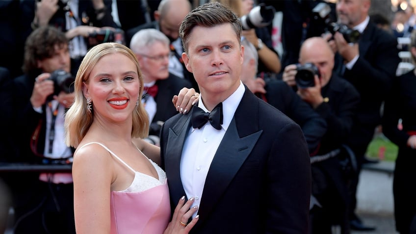 scarlett johansson colin jost