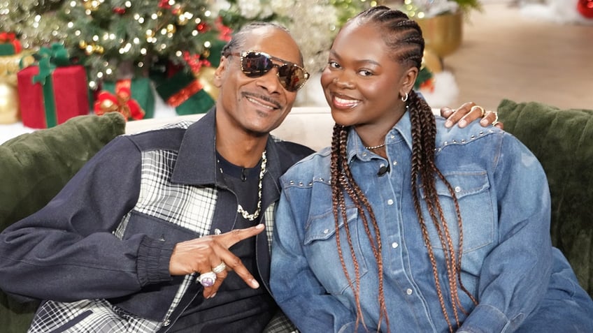 Snoop Dogg and his daughter Cori Broadus on "The Jennifer Hudson Show."