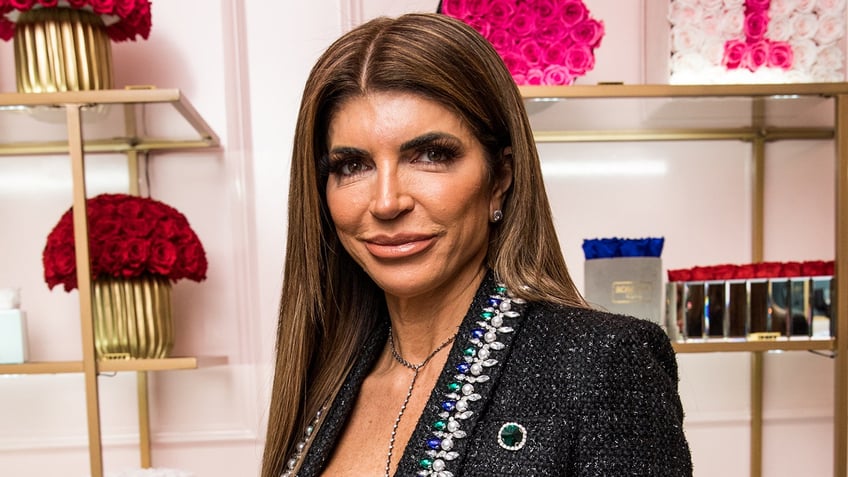 sofia vergara labeled rudest woman ever by rhonj star teresa giudice she forgot where she came from