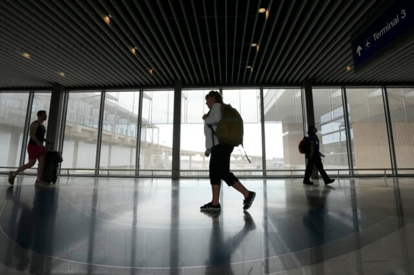 some us airports strive to make flying more inclusive for those with dementia