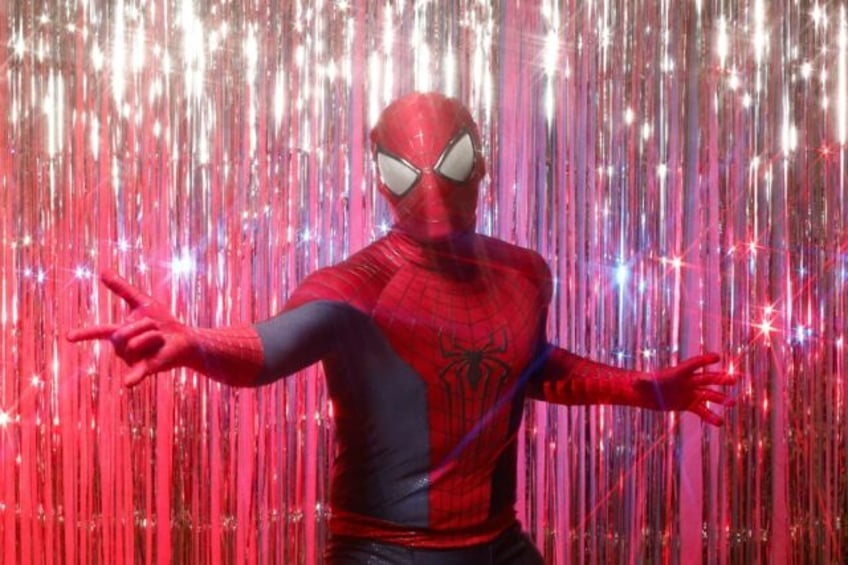 sony says spider man 2 videogame sales set record