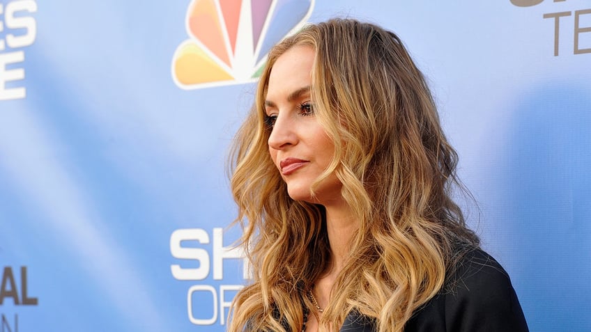 sopranos star drea de matteo joins onlyfans after being labeled savage not accepting defeat