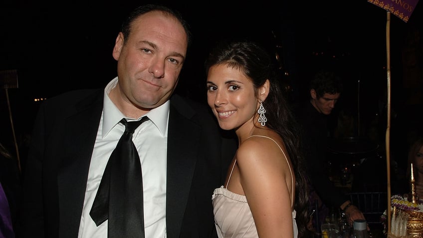 sopranos star james gandolfini would question himself on set say i f ing suck jamie lynn sigler