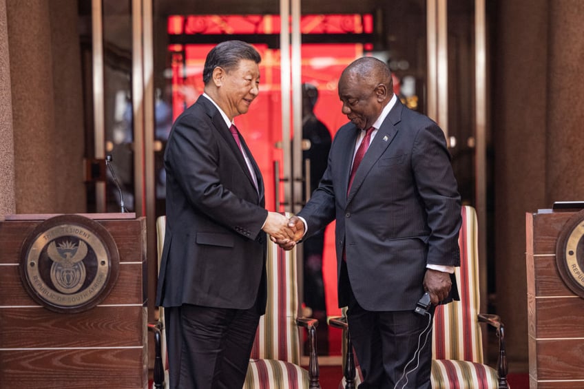 south africa welcomes xi jinping with highest honors for china led brics summit