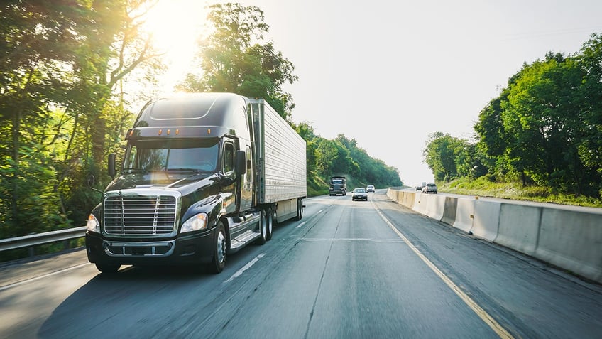 south carolina truck driver arrested after allegedly stealing 20 tons of chicken he was hired to deliver