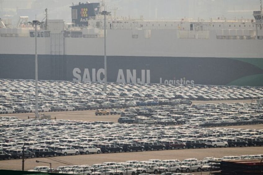 South Korea's exports fell in the first three weeks of May, with shipments to the United S