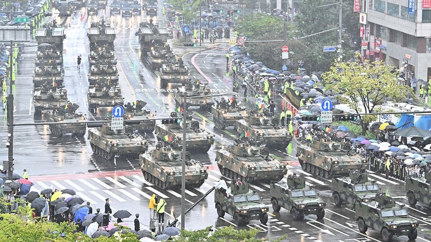 south korea flexes military muscle with parade issues dire warning about norths nuclear pursuit