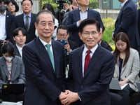 South Korean conservative party moves to switch presidential candidates as election turmoil deepens
