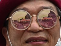 South Koreans rally for presidential hopefuls days before vote