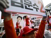 South Korea’s presidential candidates rally in final campaign stretch