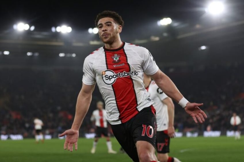 southampton strike late to launch bid for premier league return