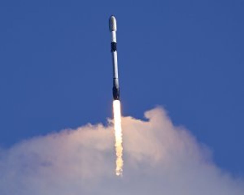 SpaceX launches 21 Starlink satellites in 25th mission for 1st-stage booster