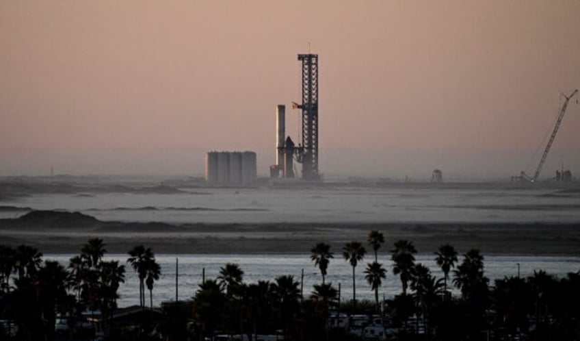 spacex poised for second launch of mega starship rocket