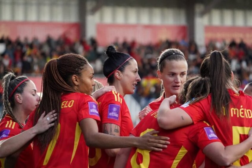 Jenni Hermoso (C) celebrates with team-mates after scoring in Spain's home win against Cze