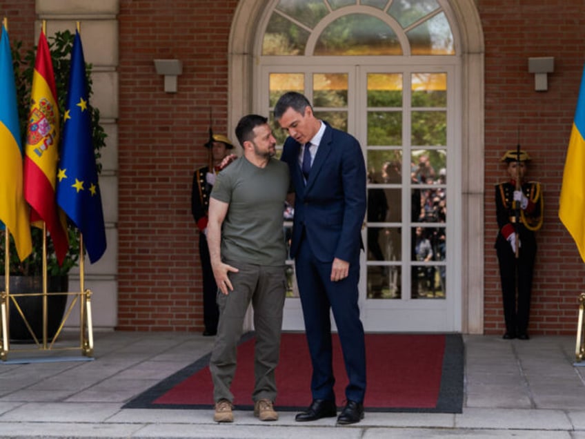 MADRID, SPAIN - 2024/05/27: Ukrainian President Volodymyr Zelenskyy (L) is welcomed by Spa