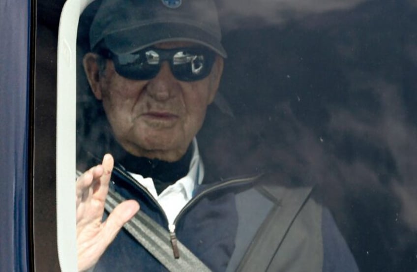 spains exiled former king to make third visit home