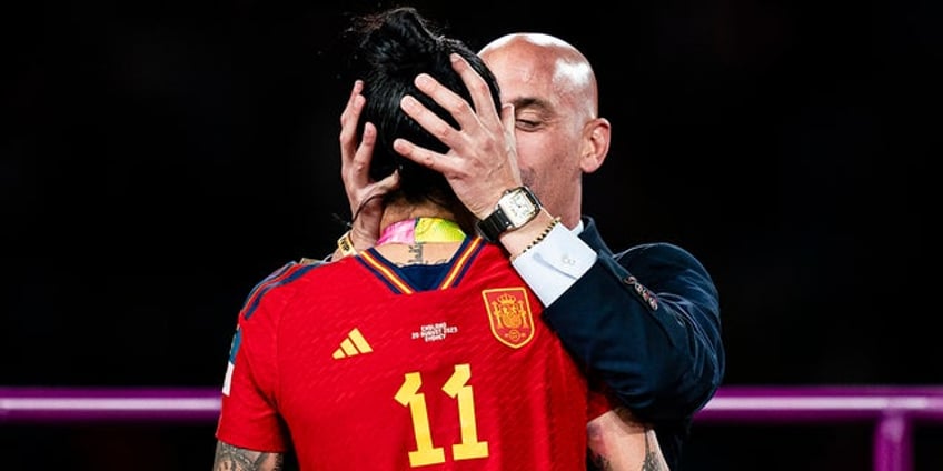 spains jorge vilda rips luis rubiales in latest twist to kiss drama