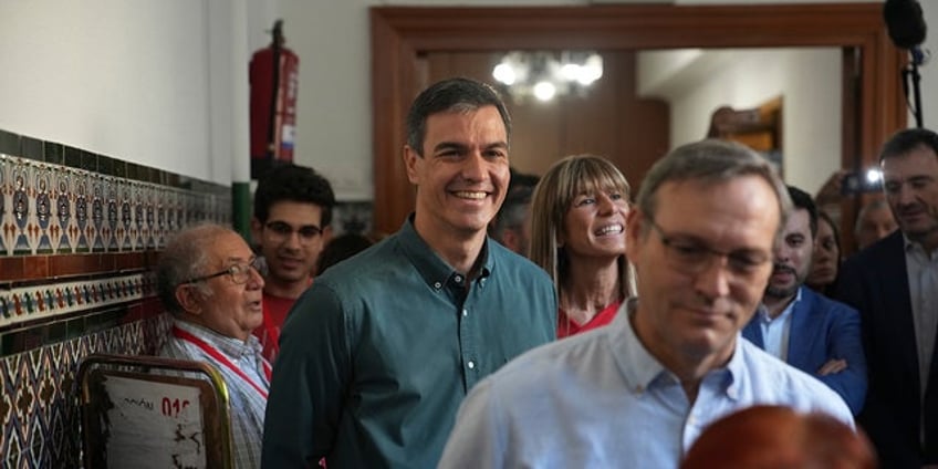 spanish conservatives get first chance at forming government following inconclusive elections