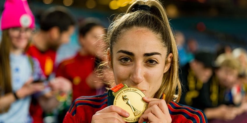 spanish soccer hero olga carmona learns of fathers death after decisive womens world cup final goal