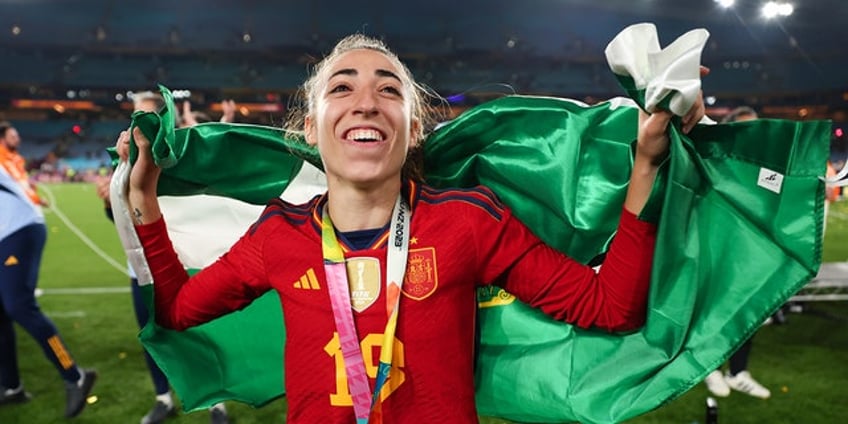 spanish soccer hero olga carmona learns of fathers death after decisive womens world cup final goal