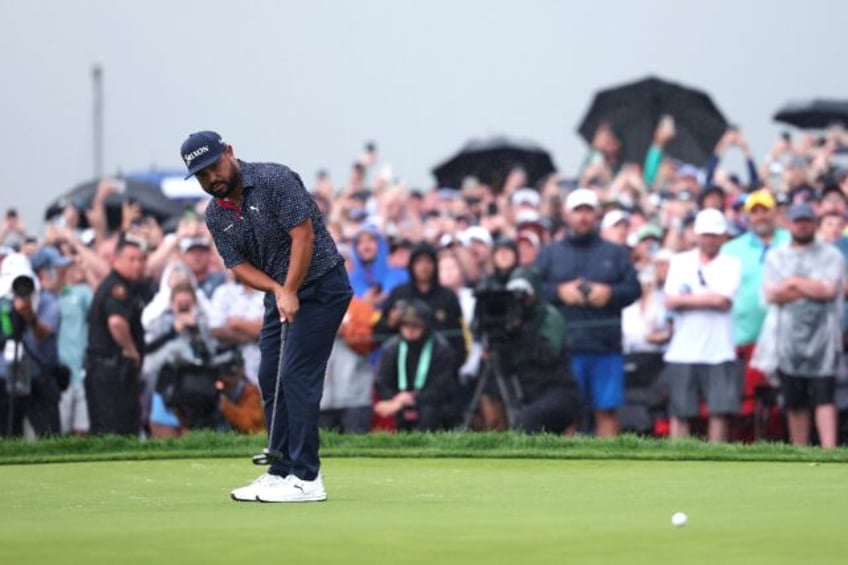 J.J. Spaun makes his 65-foot birdie putt at the 18th hole at Oakmont to clinch the US Open