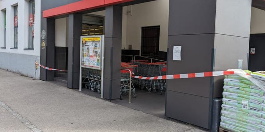 spider with erection inducing bite shuts down supermarket but owners insist store is safe to reopen