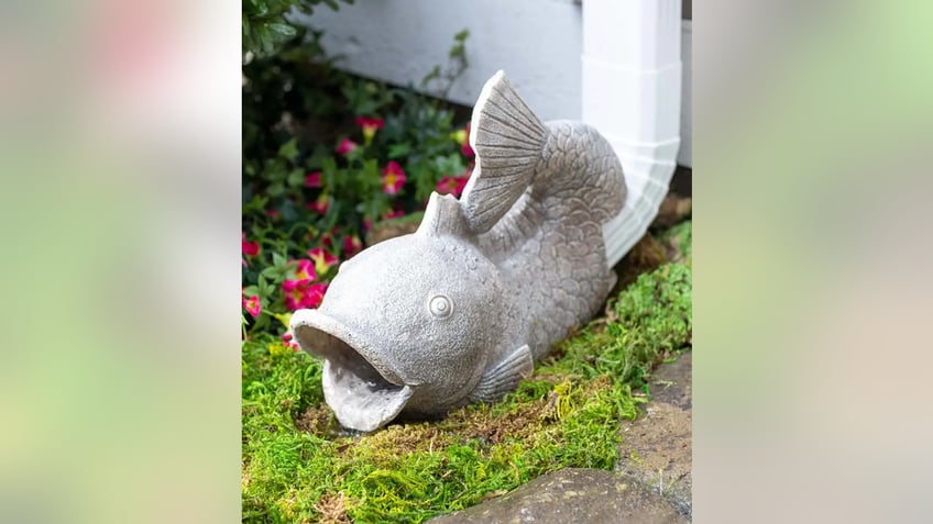 spruce up your garden with these 10 garden decorations