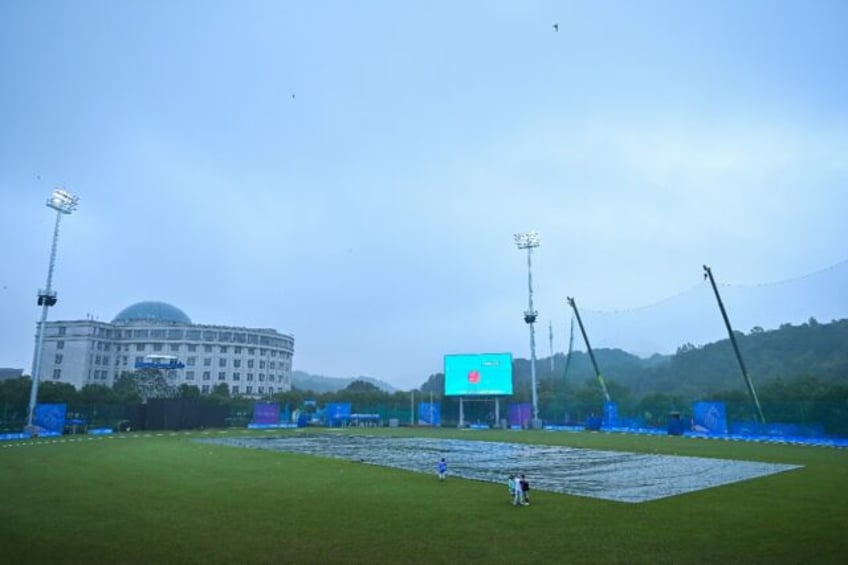 sri lanka and bangladesh into cricket semis as rain plays a hand