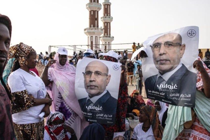 Observers consider a first-round win possible for incumbent President Mohamed Ould Cheikh