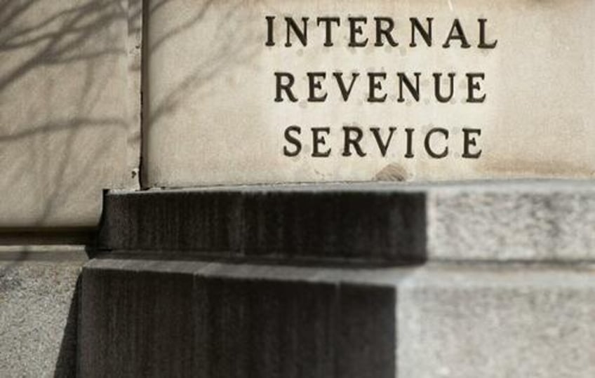 staggering number of irs employees to take buyout this is enormous