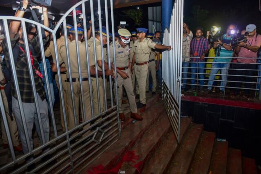 stampede at india music festival has killed at least 4 students injured 60 more