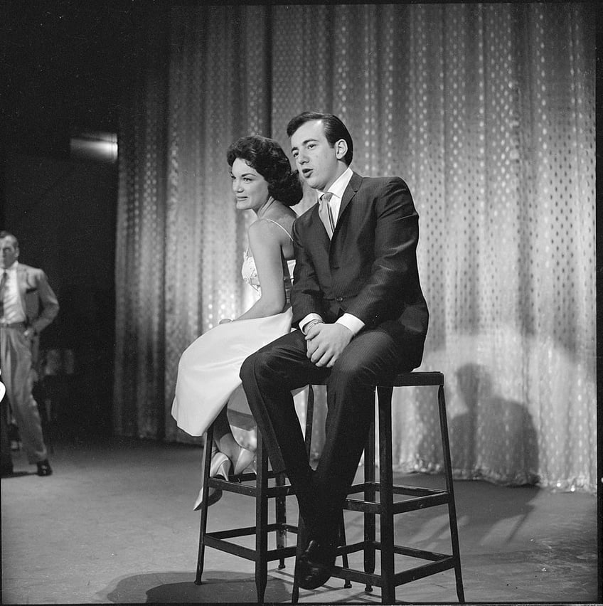 star crossed singer connie francis whose hits included pretty little baby dead at 87