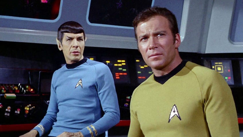 Leonard Nimoy and William Shatner wear Star Trek jerseys on TV show